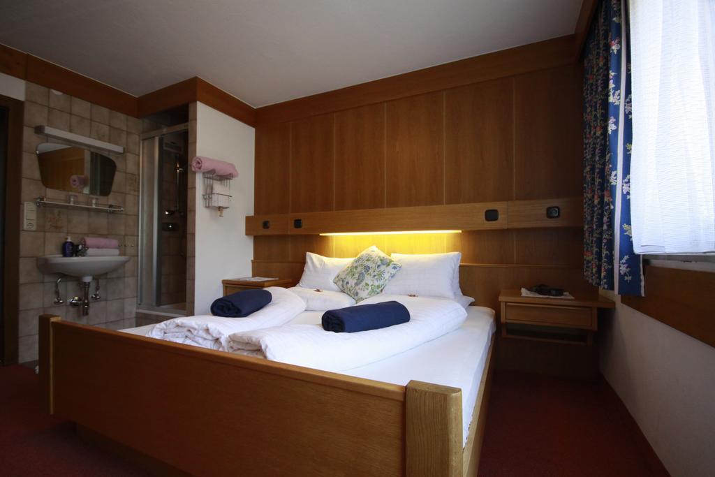 Privatzimmer Kammerlander Neukirchen am Grossvenediger Ruang foto