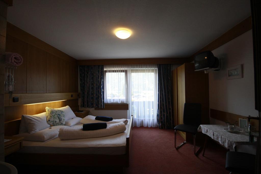 Privatzimmer Kammerlander Neukirchen am Grossvenediger Ruang foto