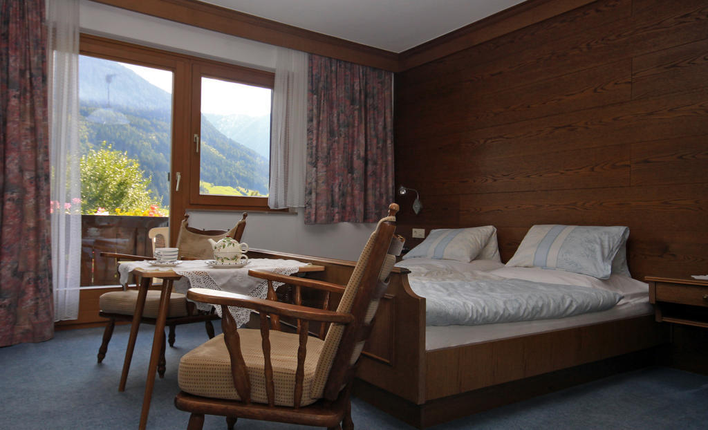 Privatzimmer Kammerlander Neukirchen am Grossvenediger Ruang foto