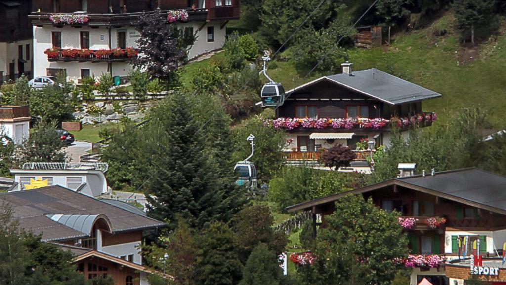 Privatzimmer Kammerlander Neukirchen am Grossvenediger Ruang foto